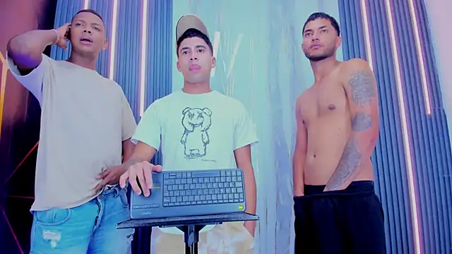 Play boys Hot2 online show from November 30, 2025, 4:00 pm