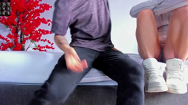 2 fire online show from November 4, 2025, 7:57 pm