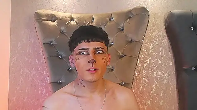 MateoMitchell online show from October 24, 2025, 5:26 am