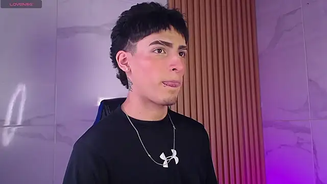 MateoMitchell online show from April 29, 2026, 4:49 am