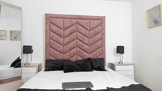 Alanha   online show from October 30, 2025, 3:41 am