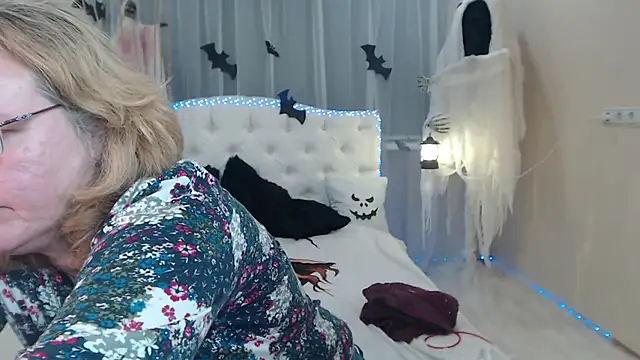 Snapshot of VestaWoody chatting on October 17, 2025, 6:27 am VestaWoody online show from October 17, 2025, 6:27 am