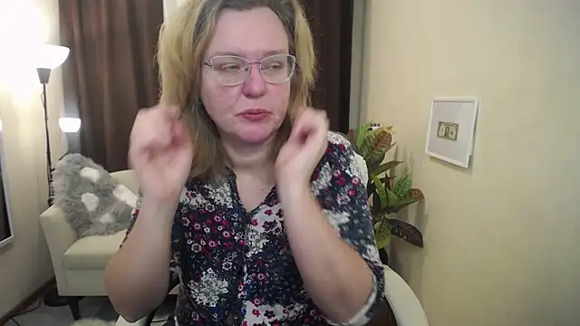 Snapshot of VestaWoody chatting on November 13, 2025, 6:56 am VestaWoody online show from November 13, 2025, 6:56 am