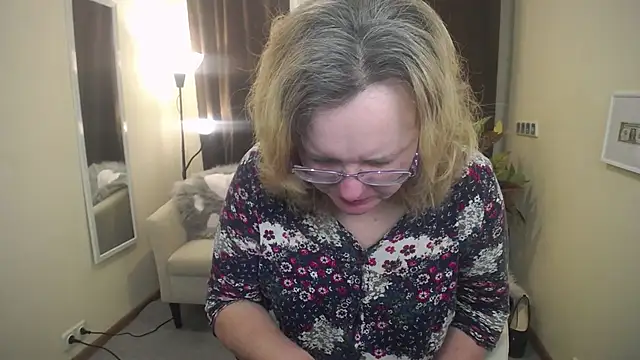 Snapshot of VestaWoody chatting on November 21, 2025, 7:07 am VestaWoody online show from November 21, 2025, 7:07 am