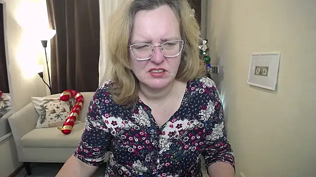 Snapshot of VestaWoody chatting on November 30, 2025, 7:34 am VestaWoody online show from November 30, 2025, 7:34 am