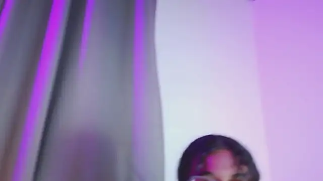 Snapshot of luna_valen chatting on October 26, 2025, 8:04 pm luna valen online show from October 26, 2025, 8:04 pm