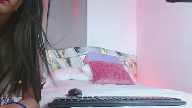 Snapshot of luna_valen chatting on November 21, 2025, 8:18 pm luna valen online show from November 21, 2025, 8:18 pm