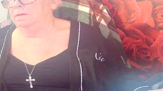 Playful MILF Demi online show from April 20, 2026, 9:45 am