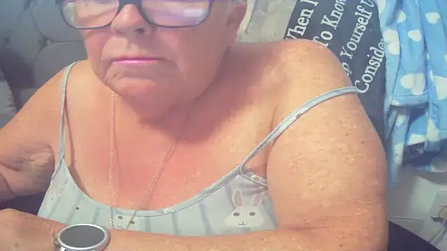 Playful MILF Demi online show from July 16, 2026, 6:03 pm