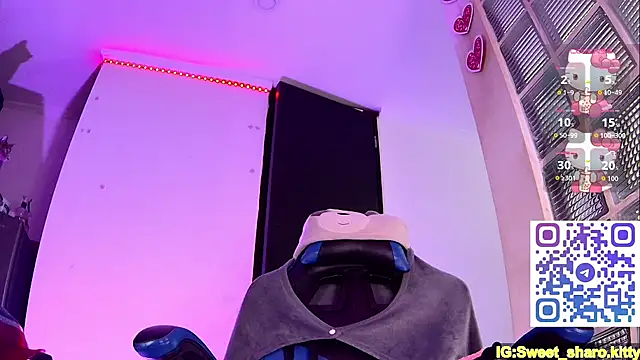 Sweet-SharoKitty online show from April 21, 2026, 6:44 pm