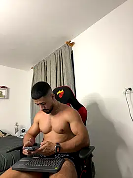 Ezzio Scolaro online show from October 25, 2025, 11:10 pm