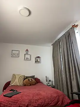 Ezzio Scolaro online show from November 8, 2025, 12:05 pm