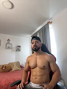 Ezzio Scolaro online show from November 15, 2025, 12:56 pm