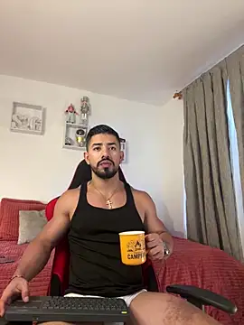 Ezzio Scolaro online show from April 3, 2026, 9:46 pm