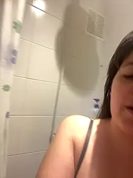 Anyhot latina online show from October 20, 2025, 9:04 pm