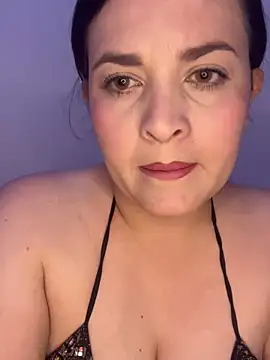 Anyhot latina online show from December 5, 2025, 3:48 am