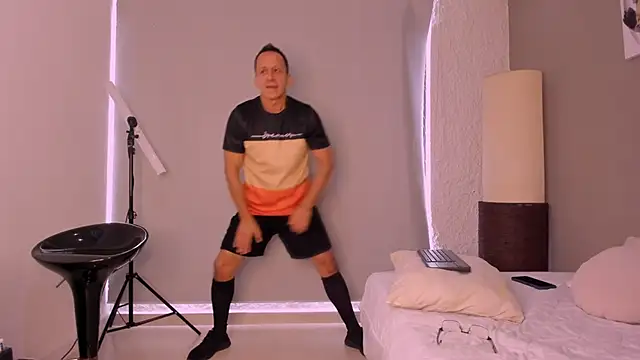  axelking  online show from October 11, 2025, 12:04 pm