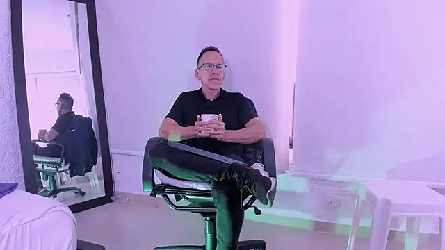  axelking  online show from February 26, 2026, 11:42 am