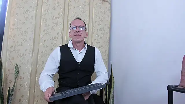  axelking  online show from April 14, 2026, 11:38 am