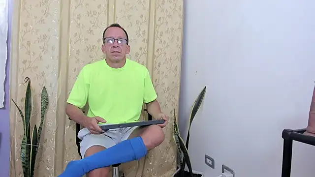  axelking  online show from April 21, 2026, 11:38 am