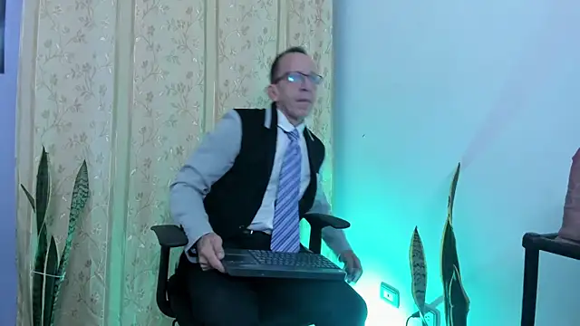  axelking  online show from April 23, 2026, 11:31 am