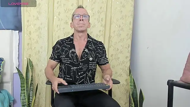 Snapshot of _axelking_ chatting on June 1, 2026, 11:34 am axelking online show from June 1, 2026, 11:34 am