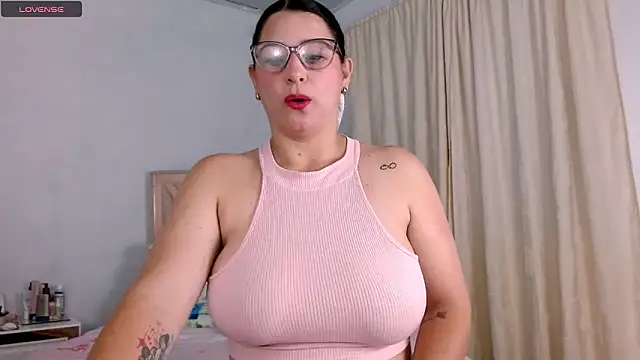 Snapshot of sweet_monsalve37 chatting on November 10, 2025, 11:20 am sweet monsalve37 online show from November 10, 2025, 11:20 am