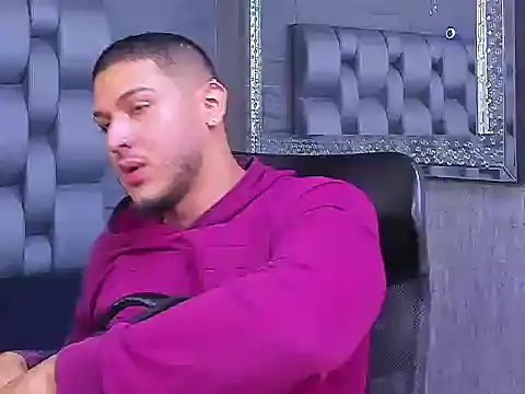 jasonshaw25 online show from October 8, 2025, 11:24 pm