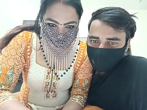 horny milf couple online show from November 18, 2025, 6:01 pm