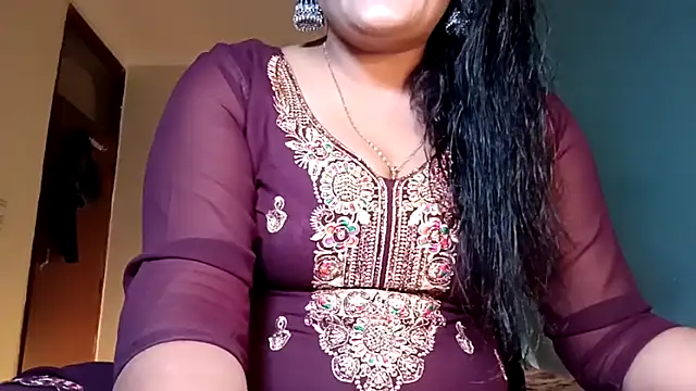 Snapshot of horny_milf_couple chatting on June 6, 2026, 6:34 pm horny milf couple online show from June 6, 2026, 6:34 pm