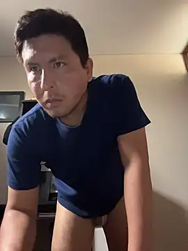 Snapshot of atreusfilho chatting on November 11, 2025, 1:11 pm atreusfilho online show from November 11, 2025, 1:11 pm