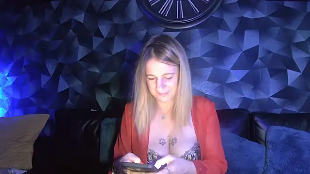 Snapshot of Delichieuse5 chatting on February 4, 2026, 9:09 pm Delichieuse5 online show from February 4, 2026, 9:09 pm