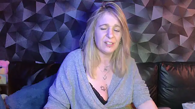 Snapshot of Delichieuse5 chatting on March 31, 2026, 7:47 pm Delichieuse5 online show from March 31, 2026, 7:47 pm