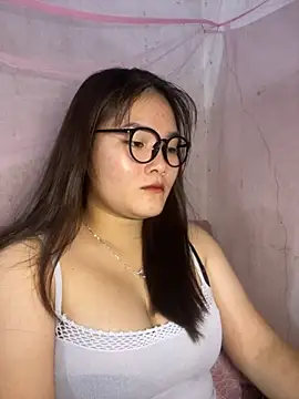 Beautiful-light22 online show from December 4, 2025, 1:42 pm