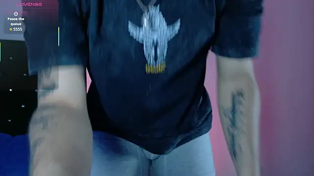 angel kyrozz online show from April 20, 2026, 7:04 pm