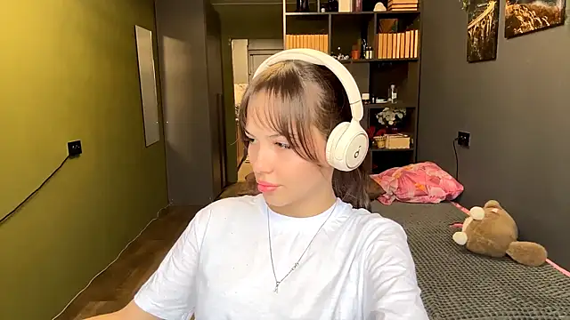 MysticAlisa online show from December 5, 2025, 6:33 am