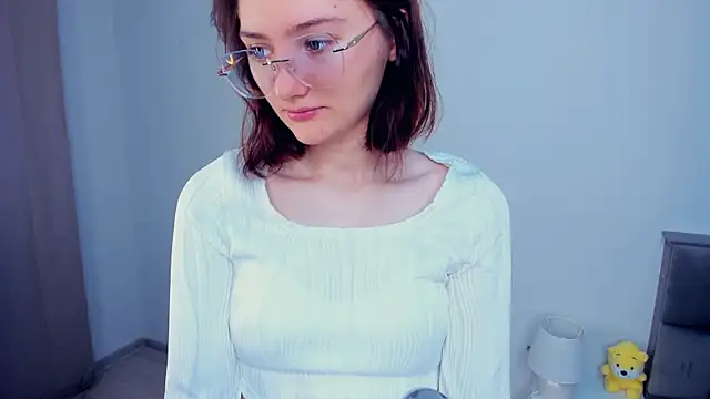 LorrieDegonia online show from December 3, 2025, 4:09 am