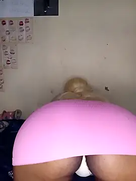 FreakieKay online show from October 14, 2025, 7:14 pm