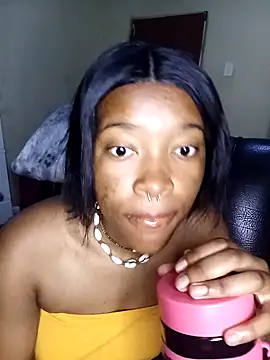 FreakieKay online show from October 27, 2025, 2:04 am