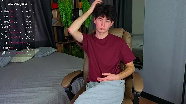 Cute Mike online show from October 16, 2025, 8:04 am