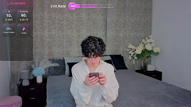 Cute Mike online show from November 25, 2025, 3:01 pm