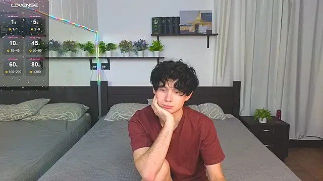 Cute Mike online show from November 26, 2025, 7:04 pm