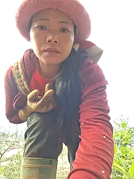 miomio-12 online show from October 18, 2025, 9:32 am