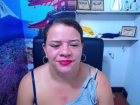 Snapshot of Biigg_xxx chatting on November 6, 2025, 9:37 pm Biigg xxx online show from November 6, 2025, 9:37 pm