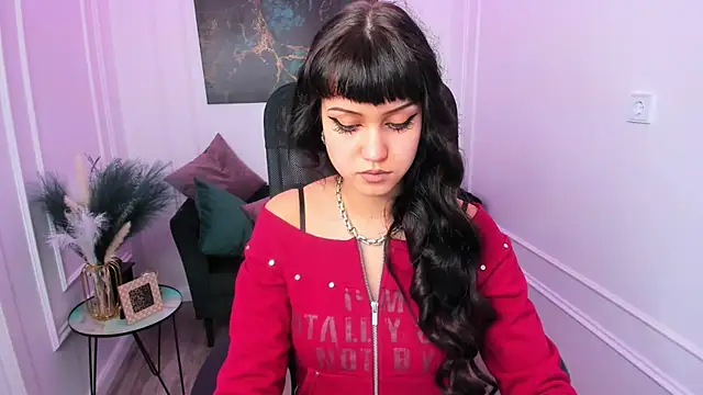 TiffanyYounge online show from April 6, 2026, 12:06 pm