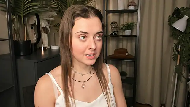 ThelmaJusto online show from November 27, 2025, 4:09 pm