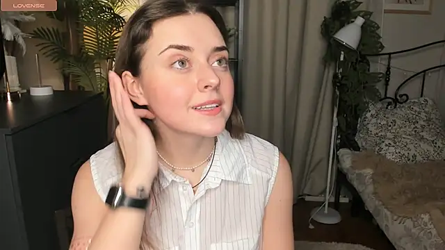 ThelmaJusto online show from December 5, 2025, 3:41 pm