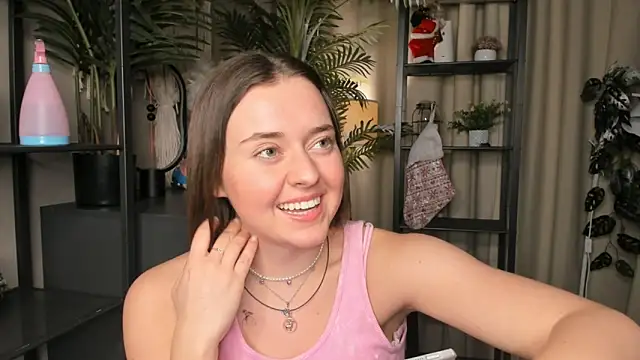 ThelmaJusto online show from February 5, 2026, 4:11 pm