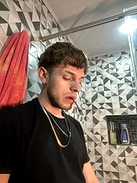 noah red online show from October 12, 2025, 2:10 am