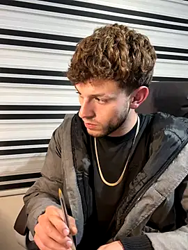 noah red online show from October 26, 2025, 3:34 am